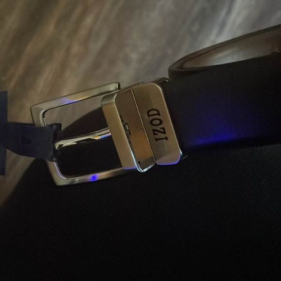 Izod Men's Black Leather Belt - Picture 3 of 4